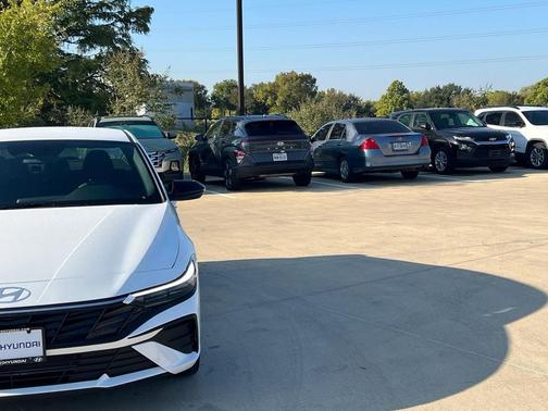 2025 Hyundai ELANTRA Sport