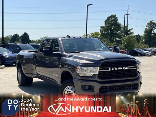2024 RAM 3500 Big Horn Crew Cab 4x4 8' Box