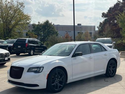 2023 Chrysler 300 Touring