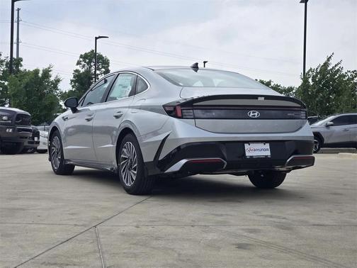 2025 Hyundai SONATA Hybrid SE