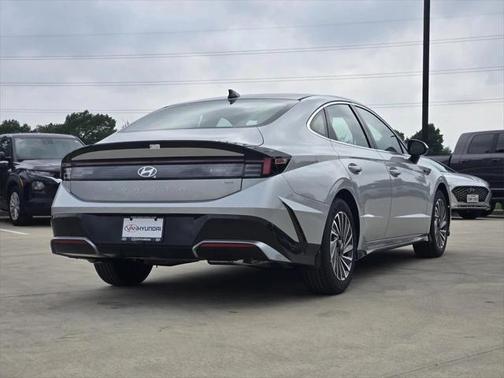 2025 Hyundai SONATA Hybrid SE