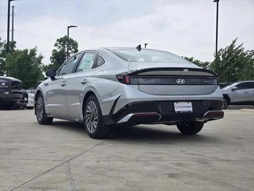 2025 Hyundai SONATA Hybrid SE