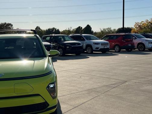 2025 Hyundai KONA EV SEL