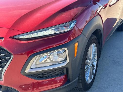 2021 Hyundai KONA SEL