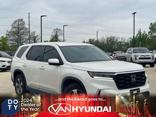 Platinum White Pearl 2024 Honda Pilot EX-L 7 Passenger