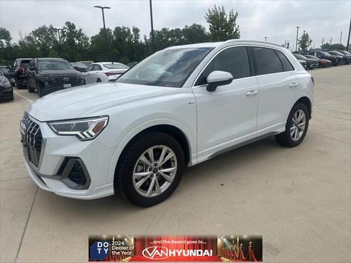 2024 Audi Q3 Premium 45 TFSI S line quattro Tiptronic