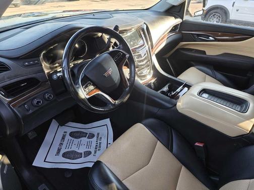 2018 Cadillac Escalade Luxury