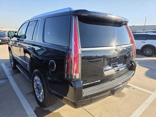 2018 Cadillac Escalade Luxury