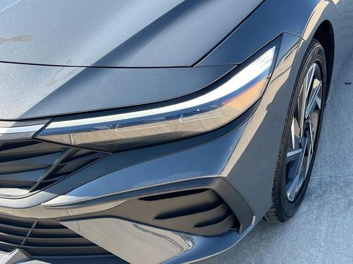 2025 Hyundai ELANTRA Sport