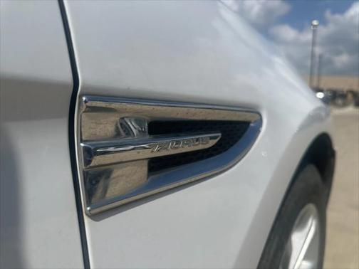 2018 Ford Taurus SE