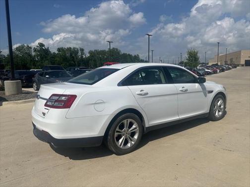 2018 Ford Taurus SE