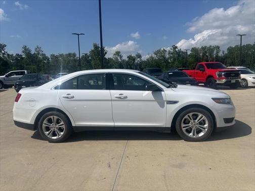 2018 Ford Taurus SE