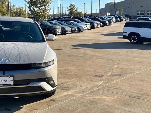 2026 Hyundai IONIQ 5 SE