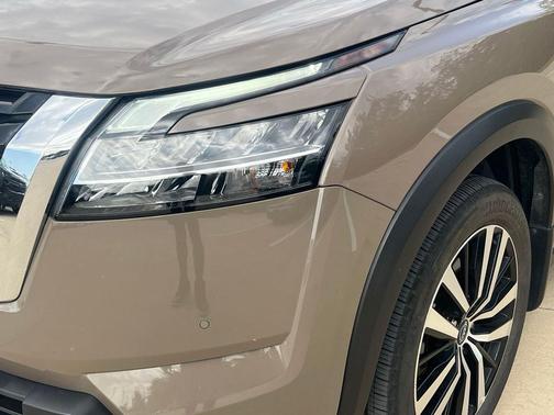 Baja Storm 2024 Nissan Pathfinder Platinum FWD