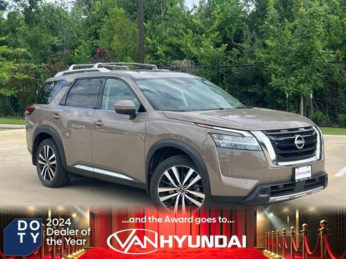 Baja Storm 2024 Nissan Pathfinder Platinum FWD