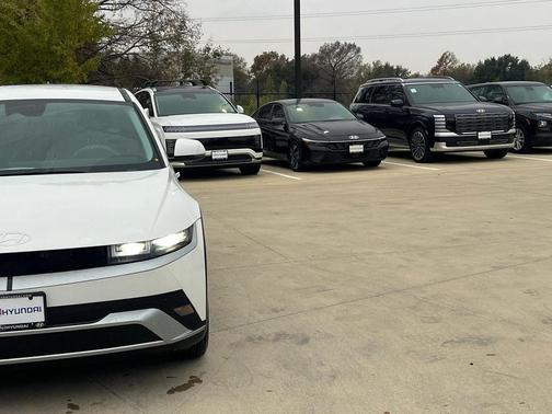 2026 Hyundai IONIQ 5 SEL