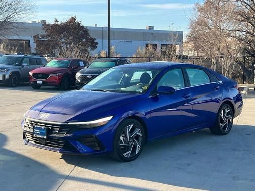 2025 Hyundai ELANTRA SEL