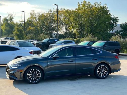 2022 Hyundai SONATA Limited