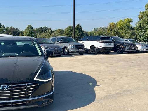 2022 Hyundai SONATA SE