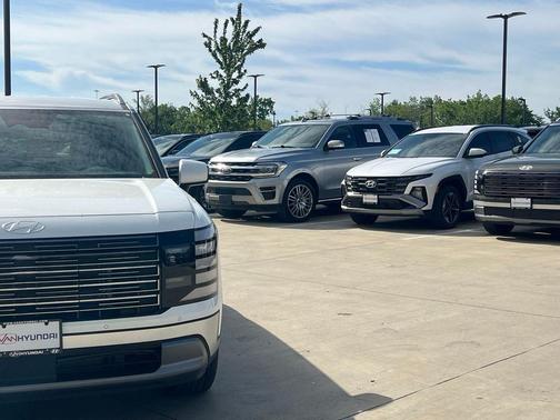 Creamy White Pearl 2026 Hyundai PALISADE SEL 7P