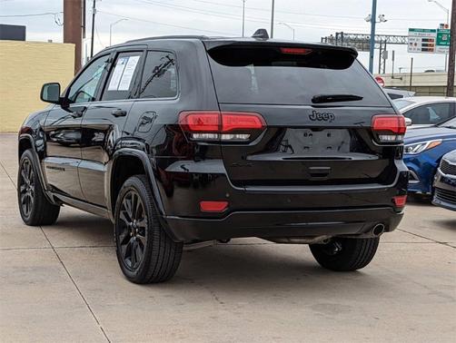 Photo 5 of 30 of 2020 Jeep Grand Cherokee Altitude