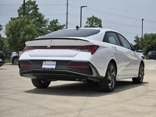 2025 Hyundai ELANTRA Sport