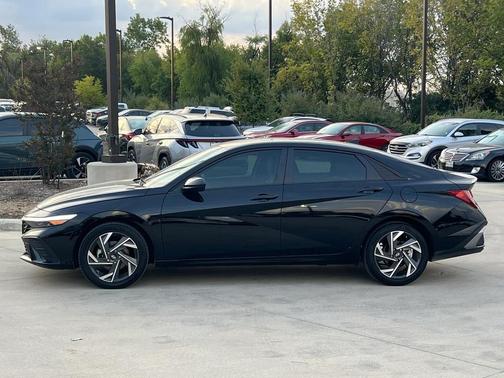 2025 Hyundai ELANTRA Sport