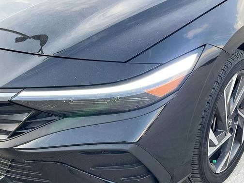 2025 Hyundai ELANTRA Sport