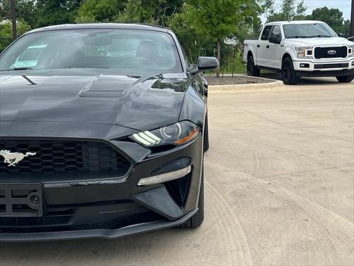 2020 Ford Mustang EcoBoost