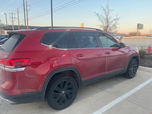 2024 Volkswagen Atlas 2.0T SE w/Technology