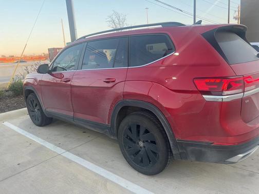 2024 Volkswagen Atlas 2.0T SE w/Technology