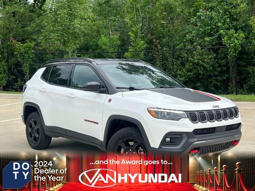 Diamond Black Crystal Pearlcoat 2023 Jeep Compass Trailhawk