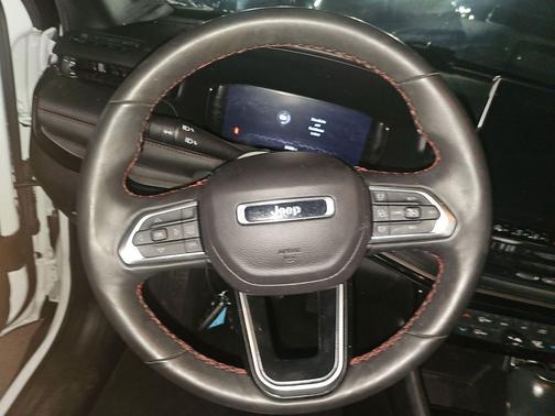 Diamond Black Crystal Pearlcoat 2023 Jeep Compass Trailhawk