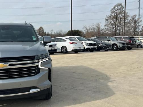 2024 Chevrolet Suburban LT