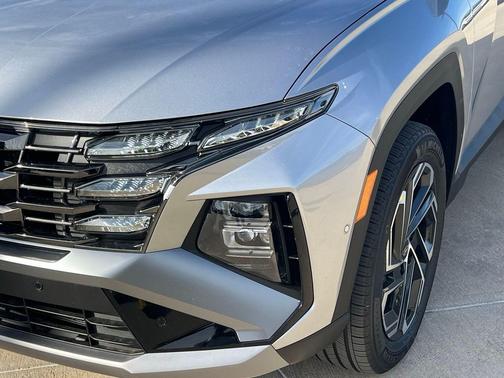 Shimmering Silver 2026 Hyundai TUCSON Plug-In Hybrid Limited