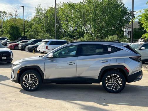 Shimmering Silver 2026 Hyundai TUCSON Plug-In Hybrid Limited
