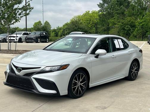 Ice 2023 Toyota Camry SE