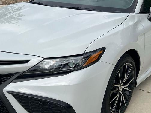 Ice 2023 Toyota Camry SE