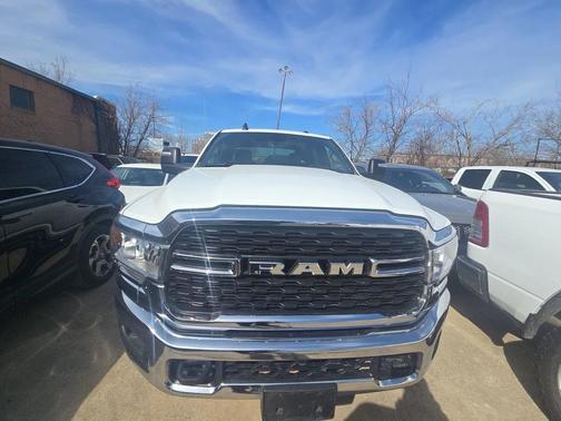 2024 RAM 2500 Big Horn Crew Cab 4x4 6'4' Box