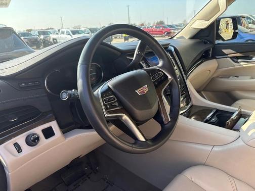 2018 Cadillac Escalade Luxury