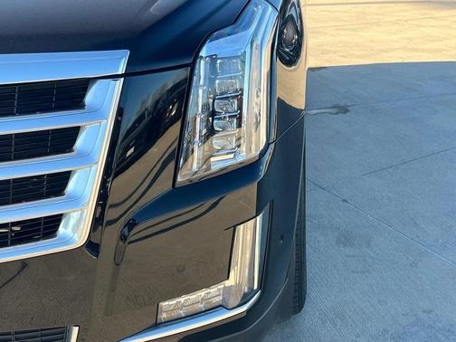 2018 Cadillac Escalade Luxury