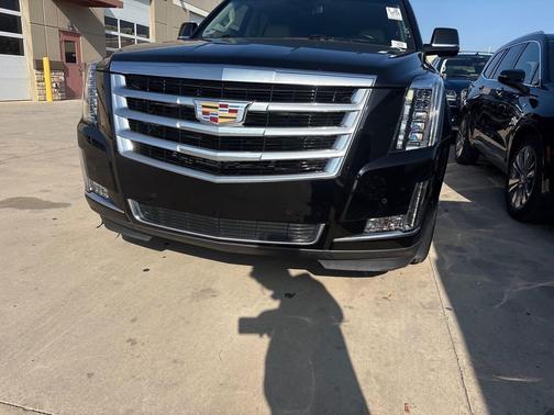 2018 Cadillac Escalade Luxury