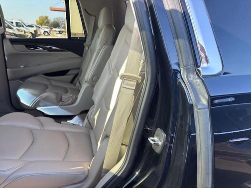 2018 Cadillac Escalade Luxury