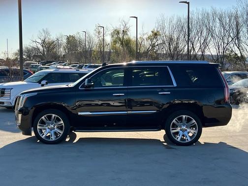 2018 Cadillac Escalade Luxury