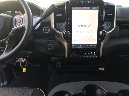 2024 RAM 2500 Laramie Crew Cab 4x4 6'4' Box