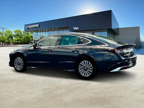 2025 Hyundai SONATA Hybrid SE