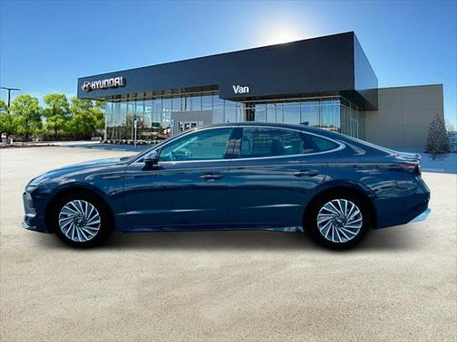 2025 Hyundai SONATA Hybrid SE