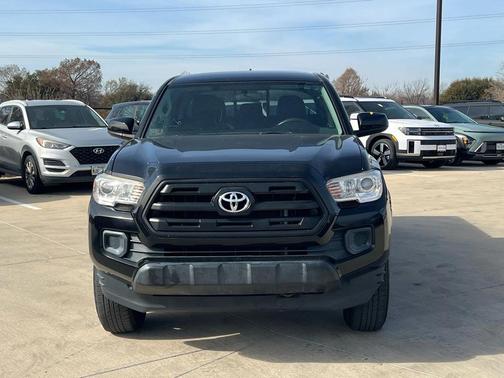 2017 Toyota Tacoma SR