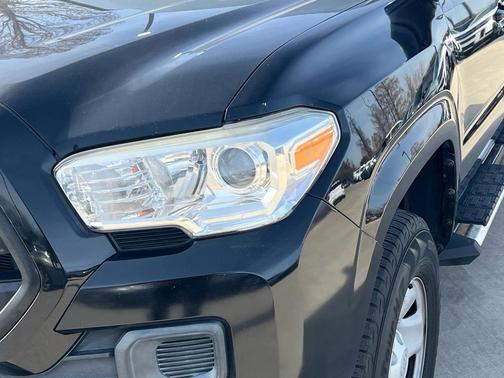 2017 Toyota Tacoma SR