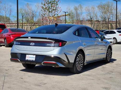 2025 Hyundai SONATA Hybrid Limited